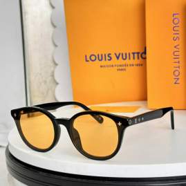 Picture of Louis Vuitton Sunglasses _SKUfw76721316fw